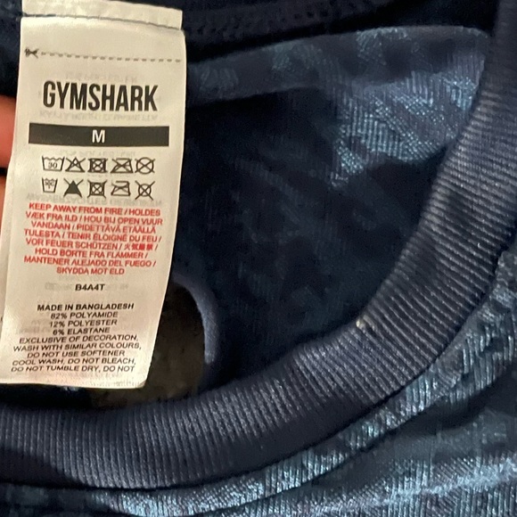 Blue cropped gym shark top - Picture 2 of 5